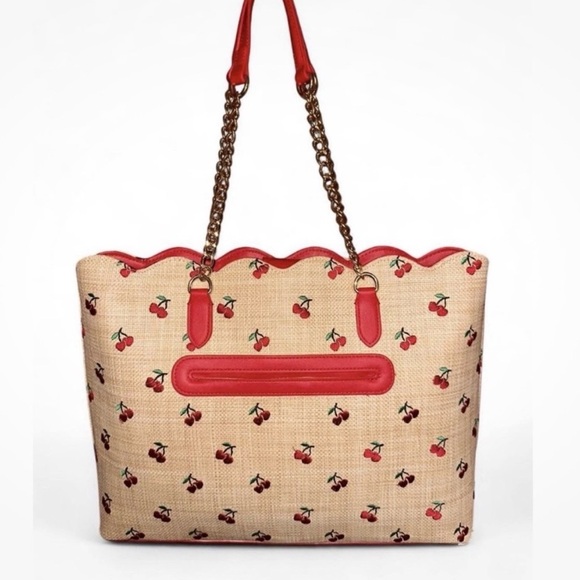 NWT Betsey Johnson wicker straw cherry tote bag new - Picture 2 of 4